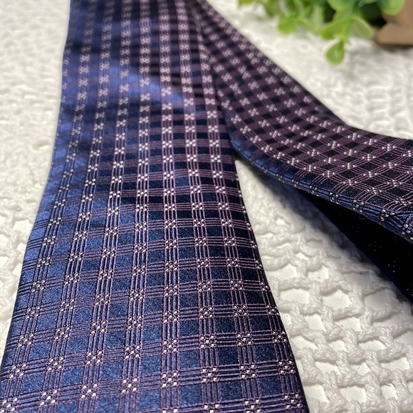Calvin Klein 100% silk tie - Picture 2 of 6